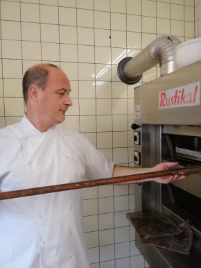 Ralf Hillen in der Backstube III